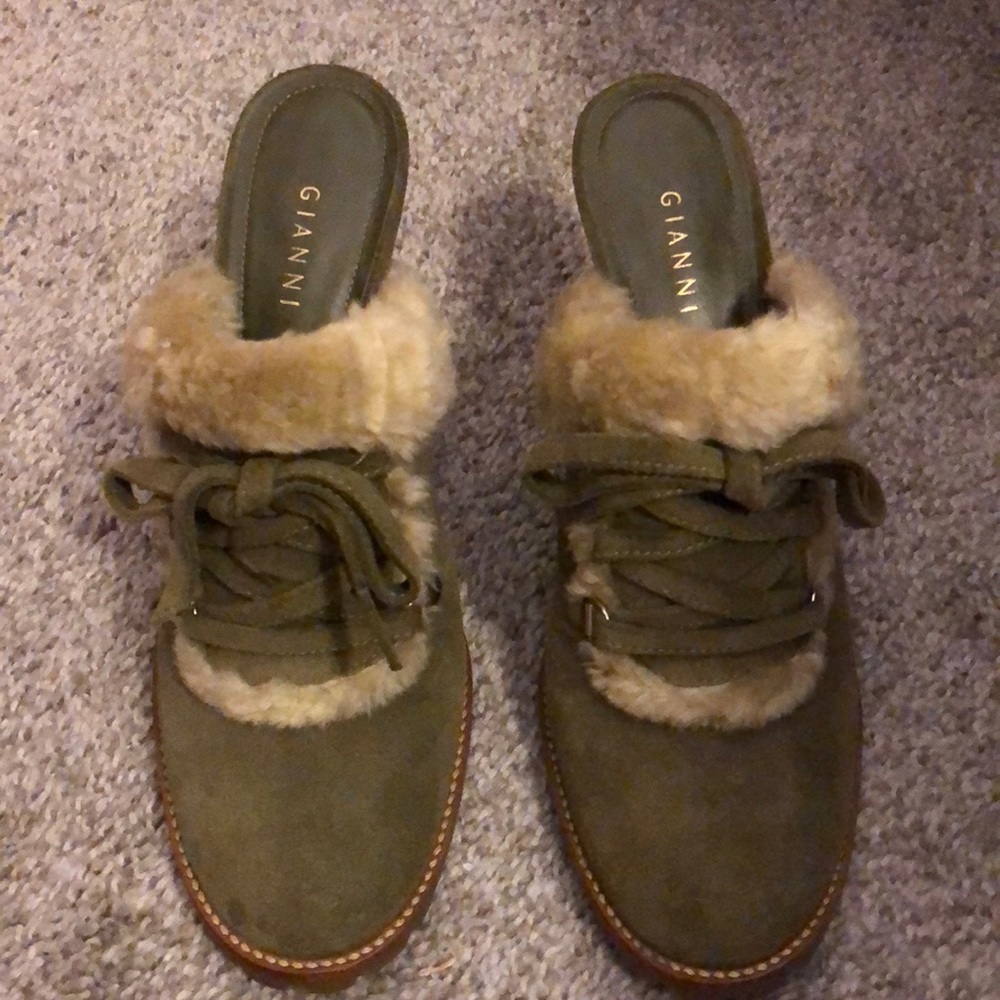NWOT gianni bin clogs